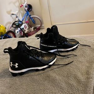 Little boy’s UA Cleats